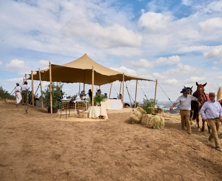 Colaboración con SOMOS Experiences: Carpa Beduina en El Pedroso - Imagen 1