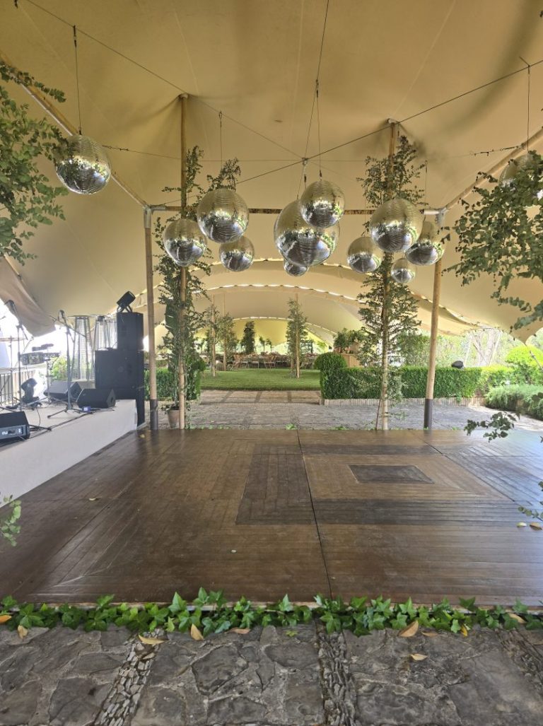 Boda en una finca privada: una gran carpa Beduina para disfrutar del exterior - Imagen 4