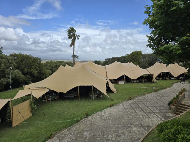 Boda en una finca privada: una gran carpa Beduina para disfrutar del exterior - Imagen 1