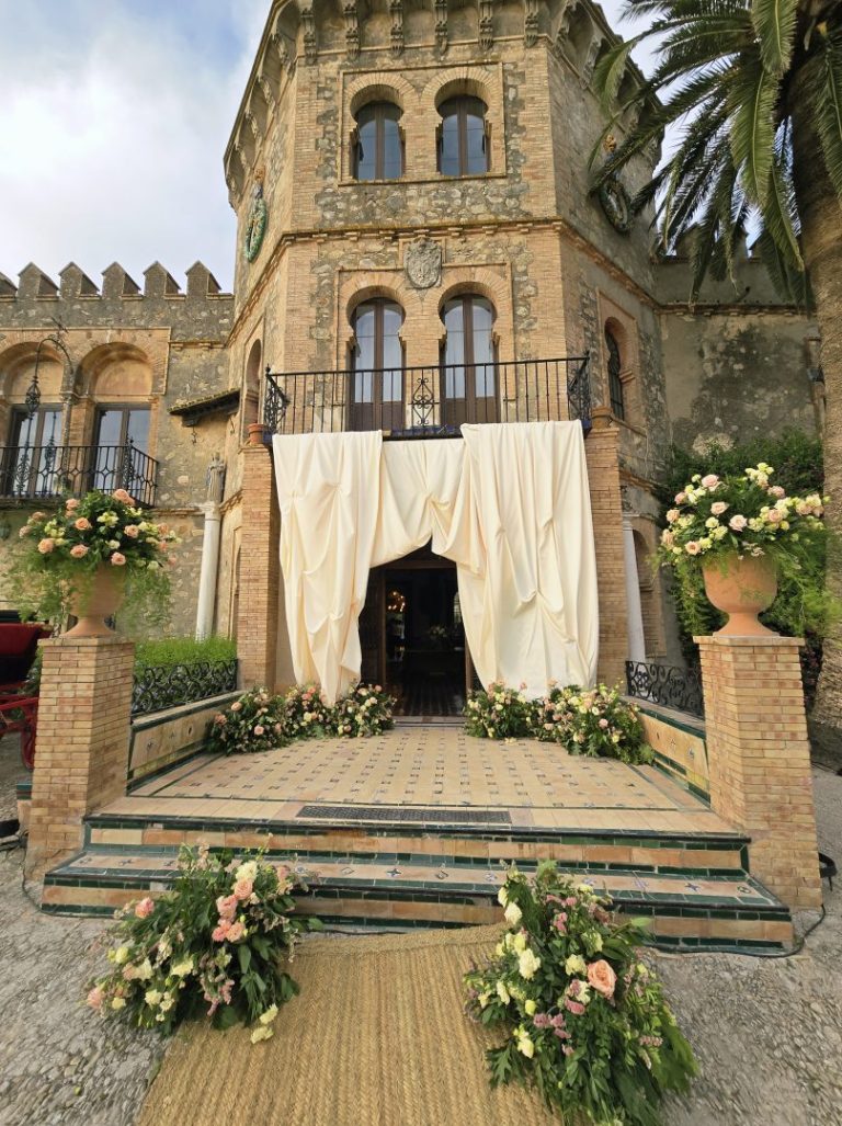 Boda en Finca Las Quinientas, Jerez: carpas, estructuras e iluminación para una boda de verano - Imagen 4